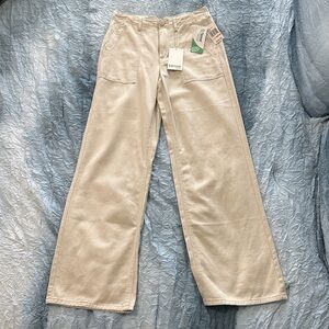 139. Kensie cream pants